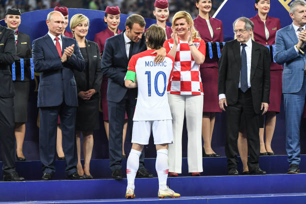 体纷纷对其 体纷纷对其