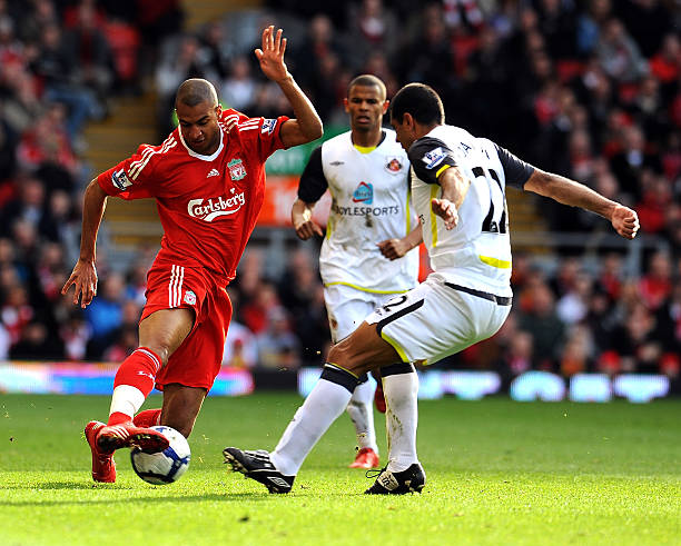 以其卓越的 以其卓越的